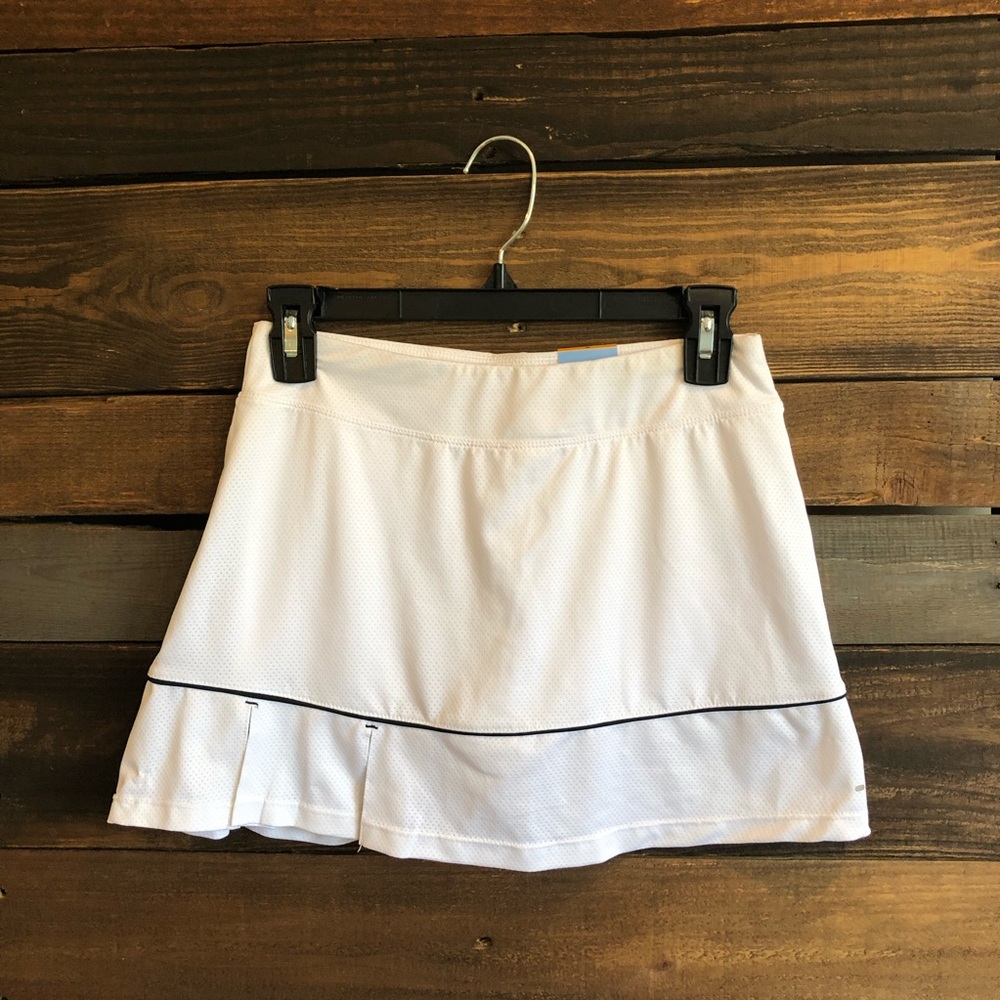 WHITE TENNIS SKIRT NEW WITH TAGS